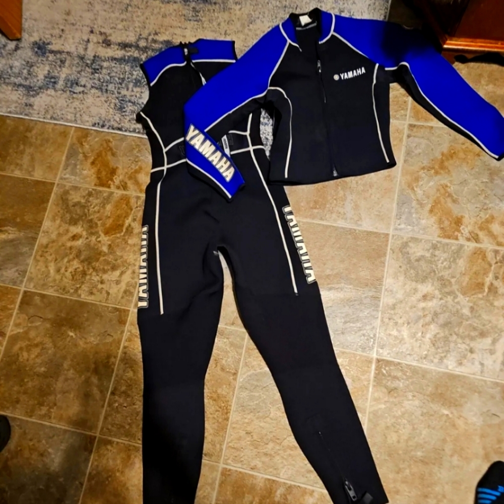 Yamaha wetsuit woman's medium